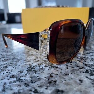Elegant Brown Sunglasses